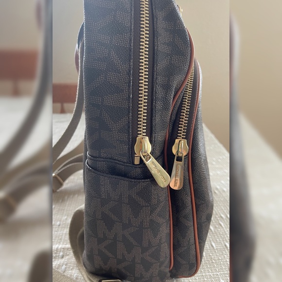 MICHAEL KORS backpack - BARELY USED main image 9
